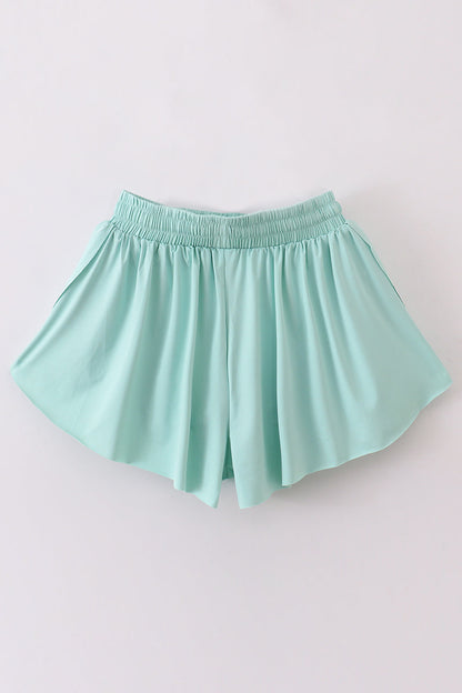 Mint woman sports shorts